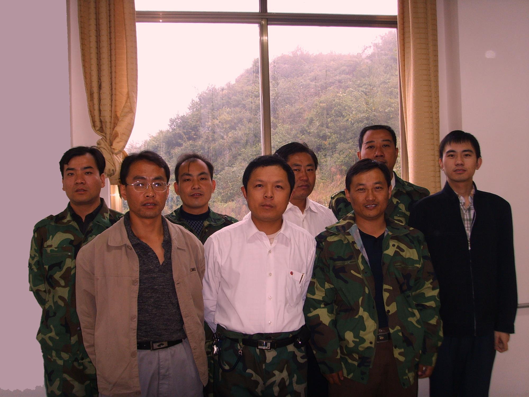 6375529052155312608327894