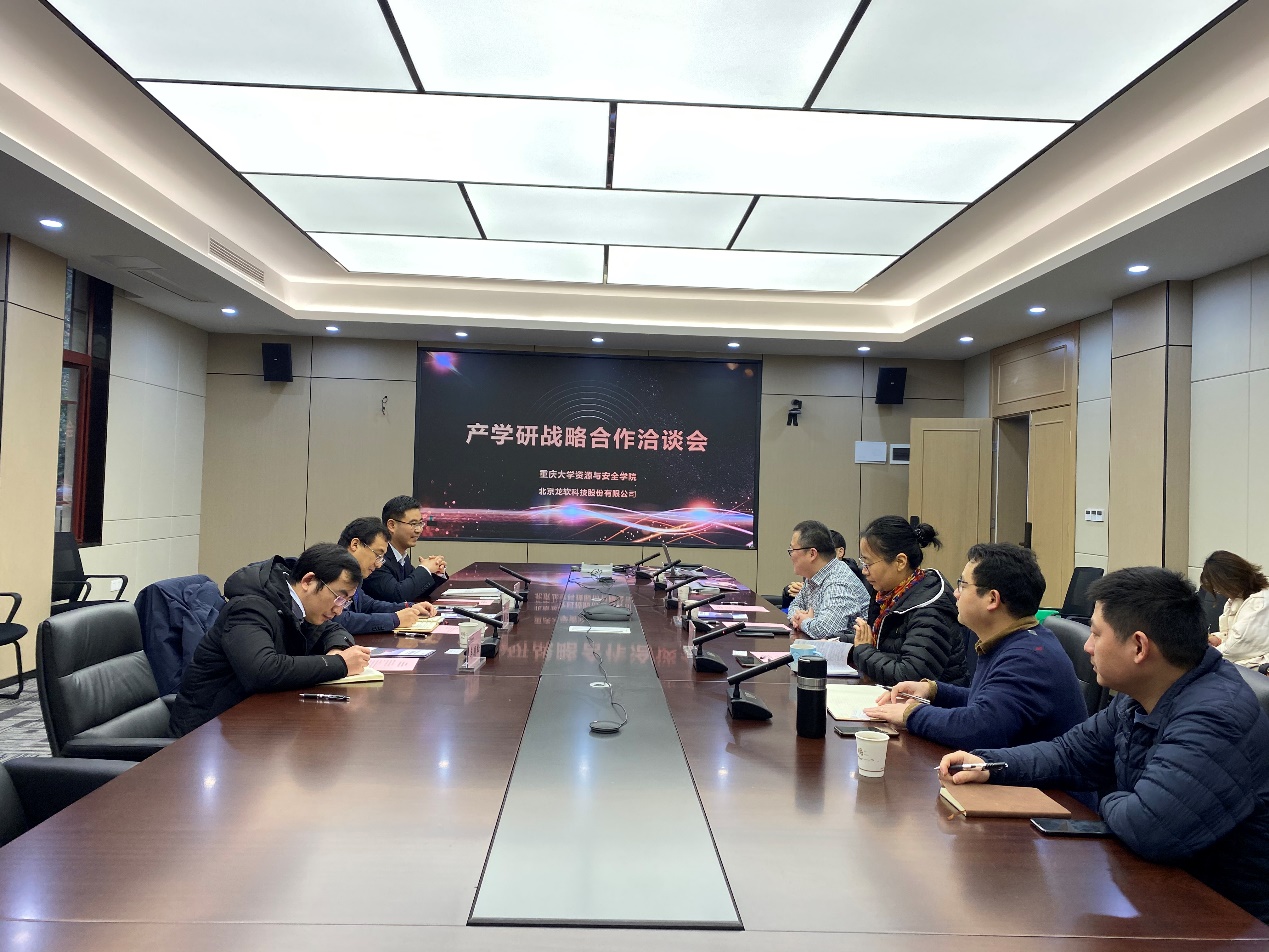 6376081904130163775577905